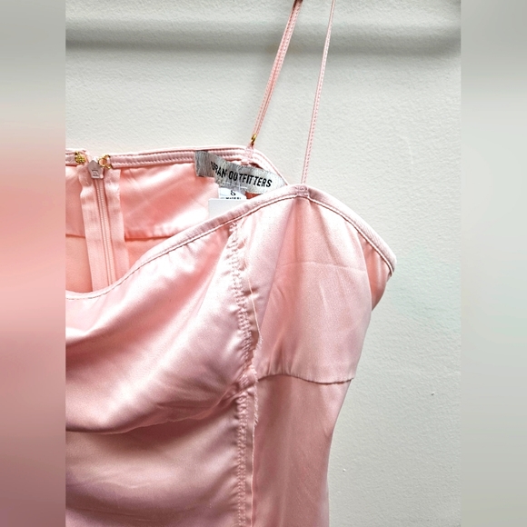 NWT/ UO Raffia Barbie Pink Woven Pouch - Picture 6 of 8